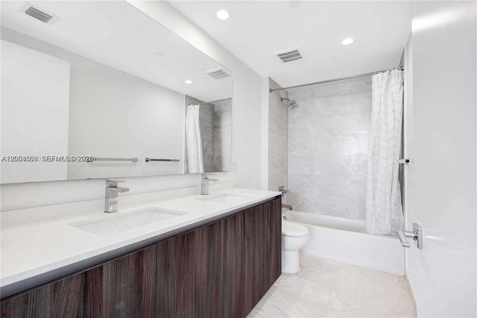 Aria On The Bay at 488 18 St, Miami, FL 33132 - For Rent photo 23