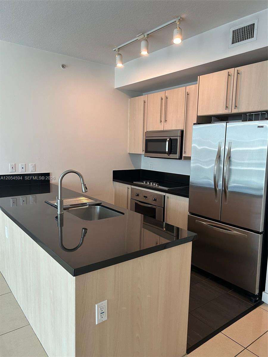 Axis On Brickell at 1111 1 Ave, Miami, FL 33130 - For Rent photo 5