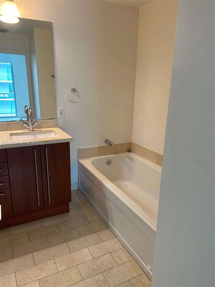 Axis On Brickell at 1111 1 Ave, Miami, FL 33130 - For Rent photo 8