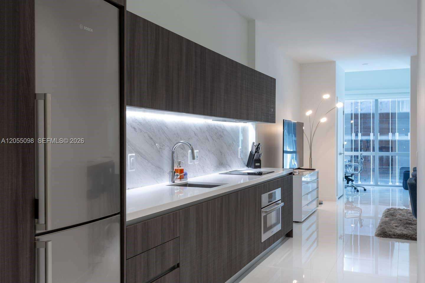 Paramount Miami Worldcenter at 851 1 Ave, Miami, FL 33132 - For Rent photo 2