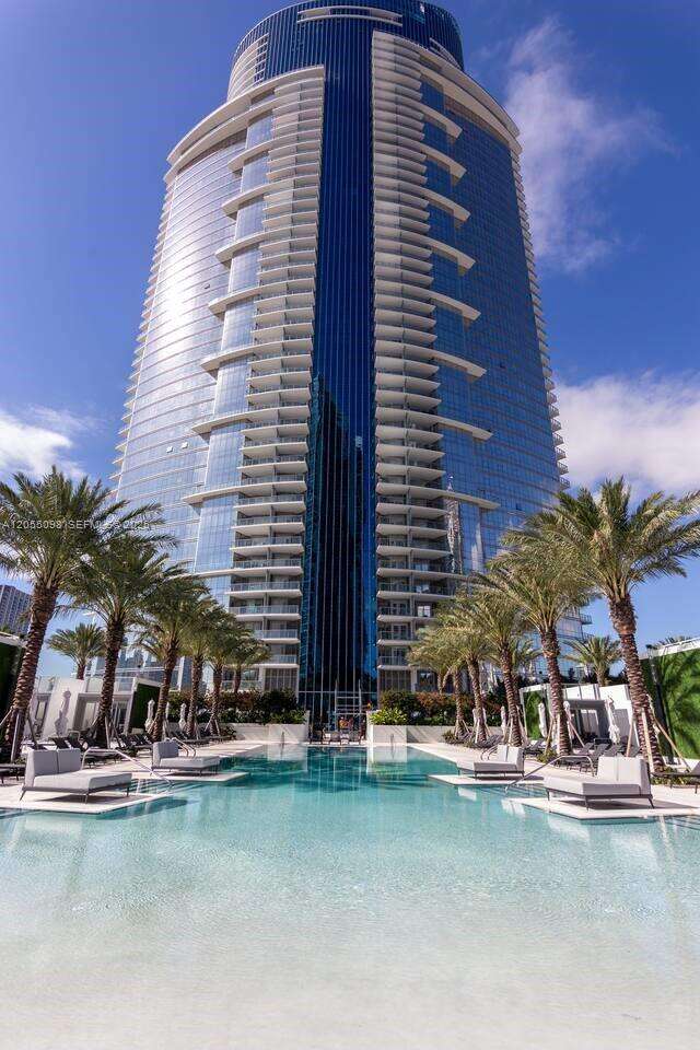 Paramount Miami Worldcenter at 851 1 Ave, Miami, FL 33132 - For Rent photo 36