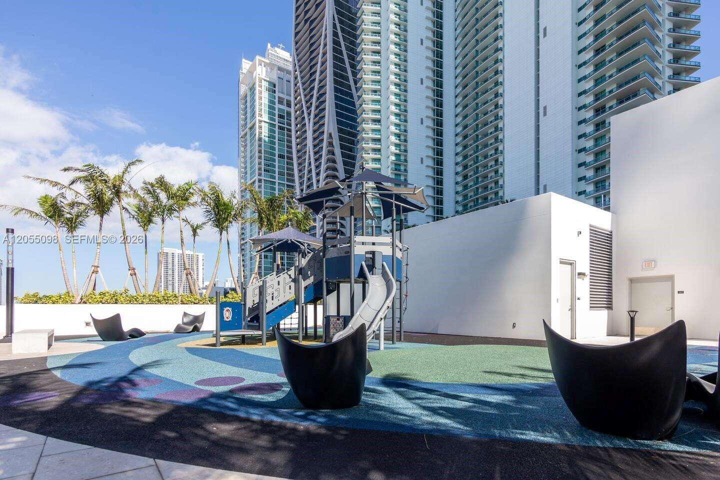 Paramount Miami Worldcenter at 851 1 Ave, Miami, FL 33132 - For Rent photo 37