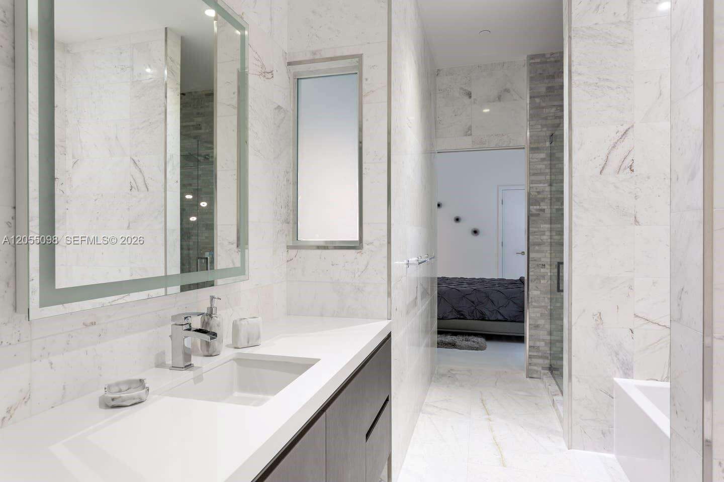Paramount Miami Worldcenter at 851 1 Ave, Miami, FL 33132 - For Rent photo 6