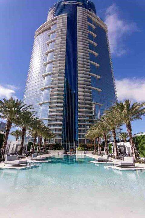 Paramount Miami Worldcenter at 851 1 Ave, Miami, FL 33132 - For Rent photo 56