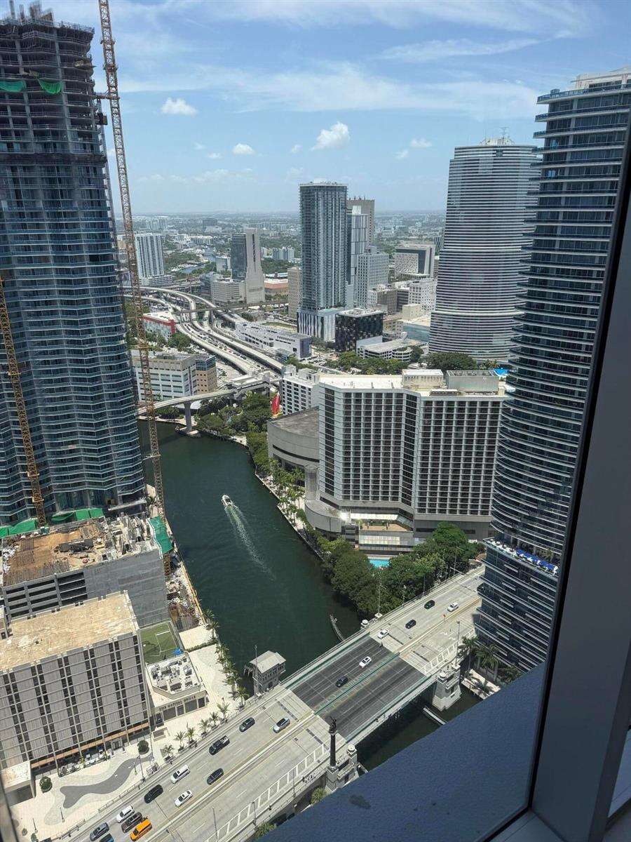 Icon Brickell 1 at 475 Brickell, Miami, FL 33131 - For Rent photo 11