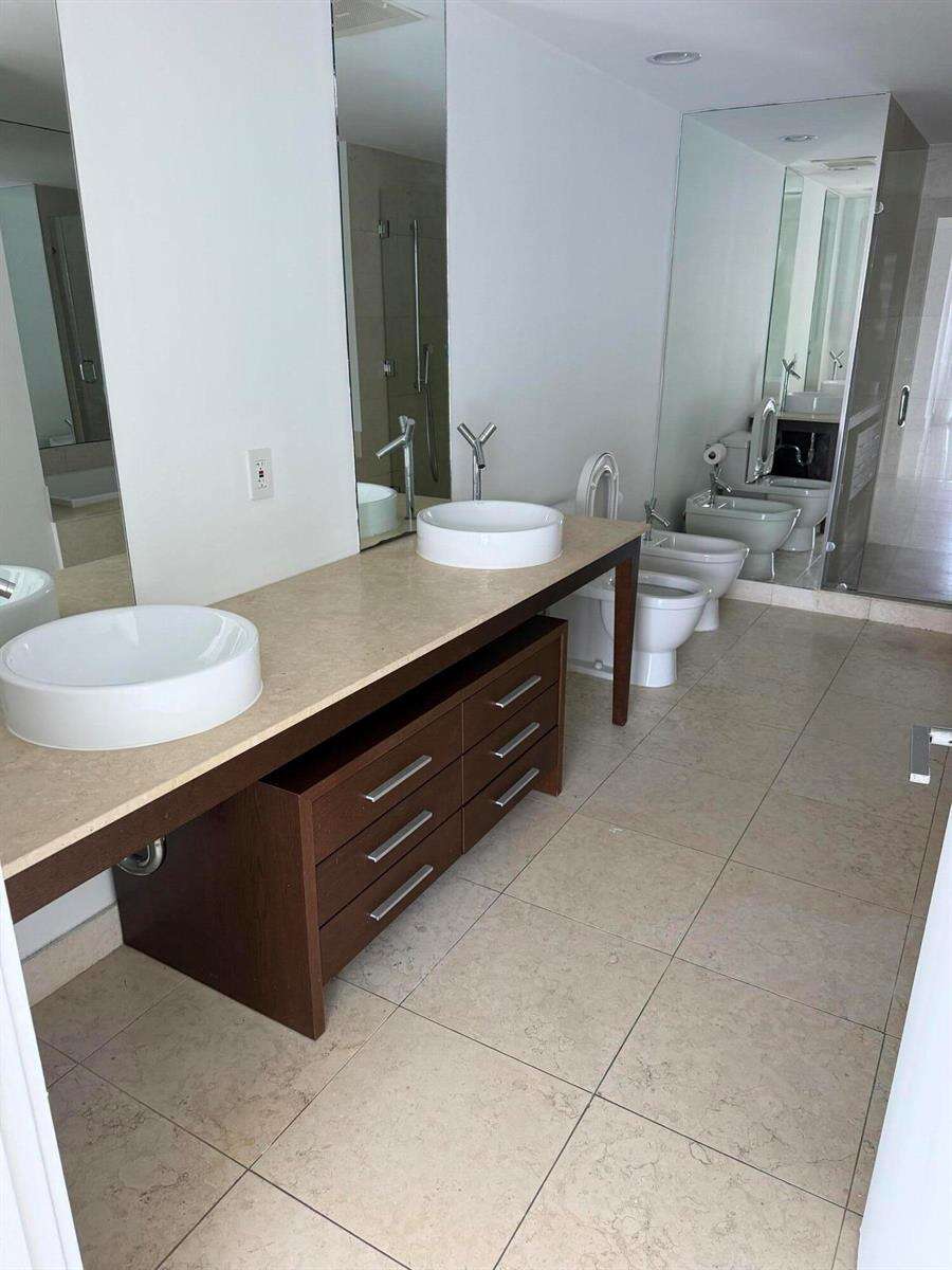 Icon Brickell 1 at 475 Brickell, Miami, FL 33131 - For Rent photo 12
