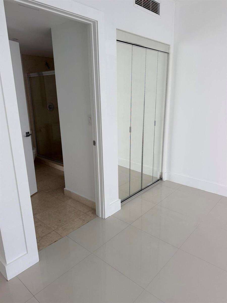 Icon Brickell 1 at 475 Brickell, Miami, FL 33131 - For Rent photo 15