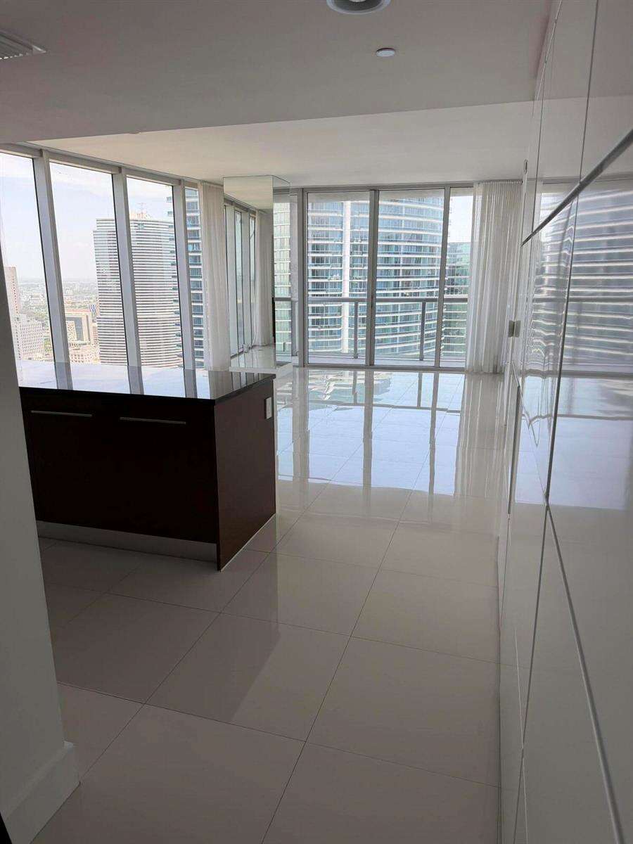 Icon Brickell 1 at 475 Brickell, Miami, FL 33131 - For Rent photo 16