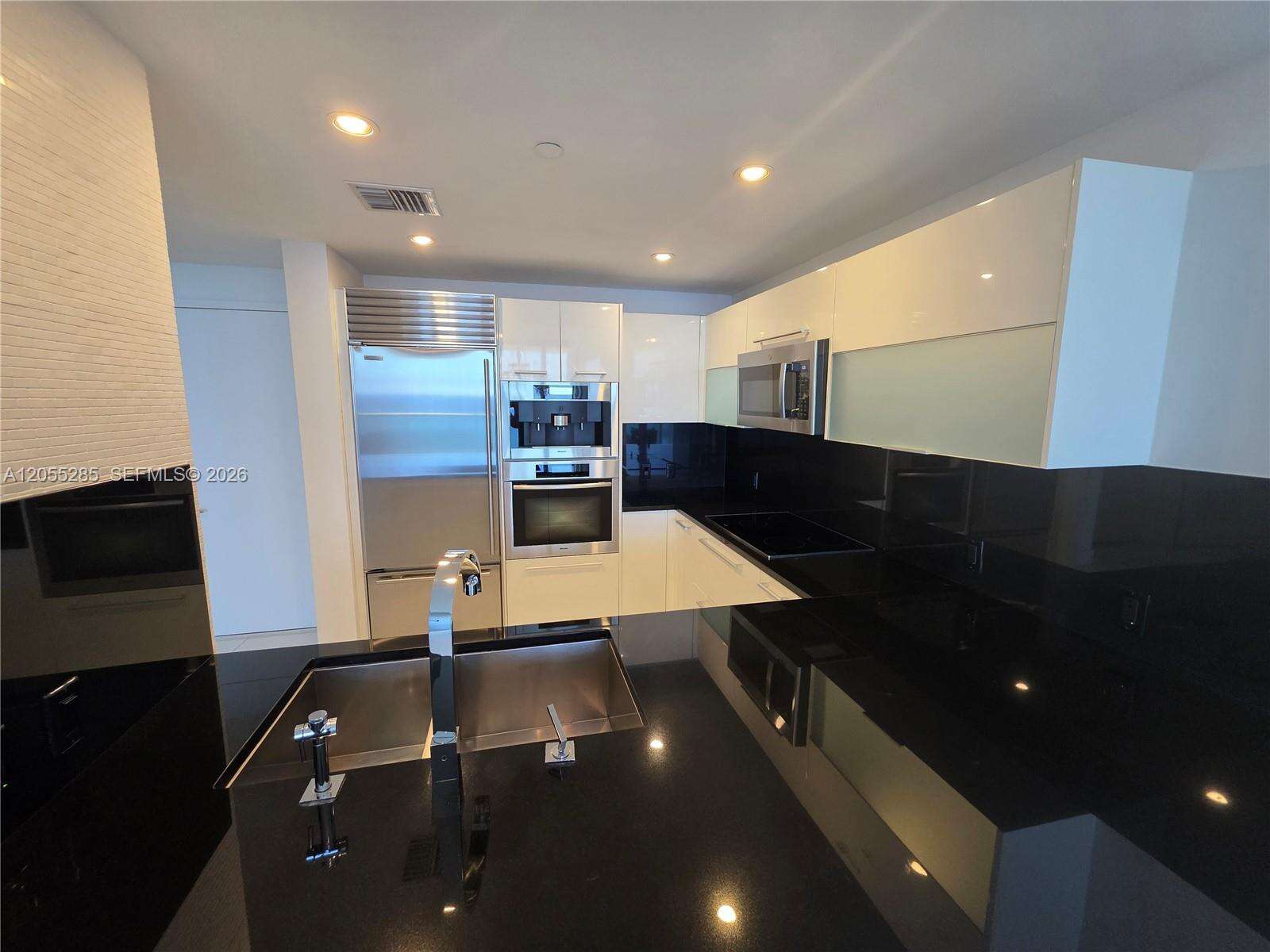 Jade Ocean at 17121 Collins Ave, Sunny Isles Beach, FL 33160 - For Rent photo 28