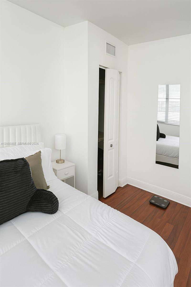 Four Ambassadors at 905 Brickell Bay Dr, Miami, FL 33131 - For Rent photo 17
