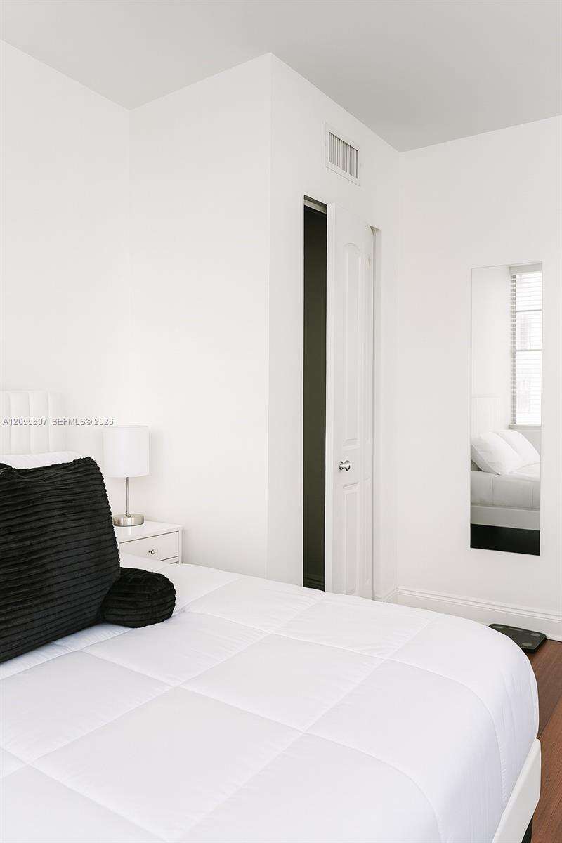 Four Ambassadors at 905 Brickell Bay Dr, Miami, FL 33131 - For Rent photo 18