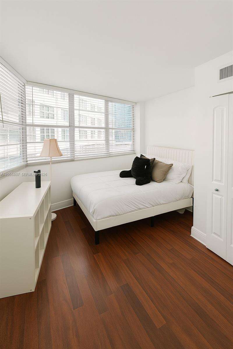 Four Ambassadors at 905 Brickell Bay Dr, Miami, FL 33131 - For Rent photo 19