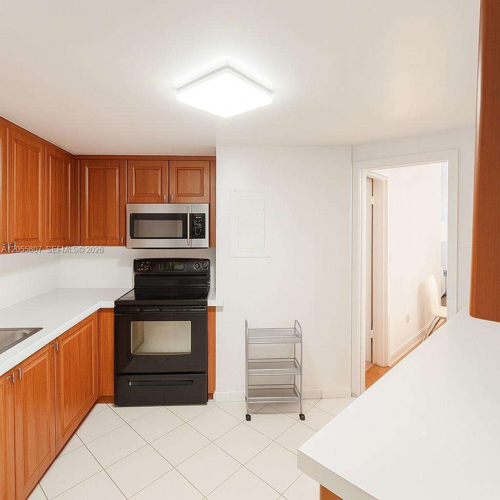 Four Ambassadors at 905 Brickell Bay Dr, Miami, FL 33131 - For Rent photo 6