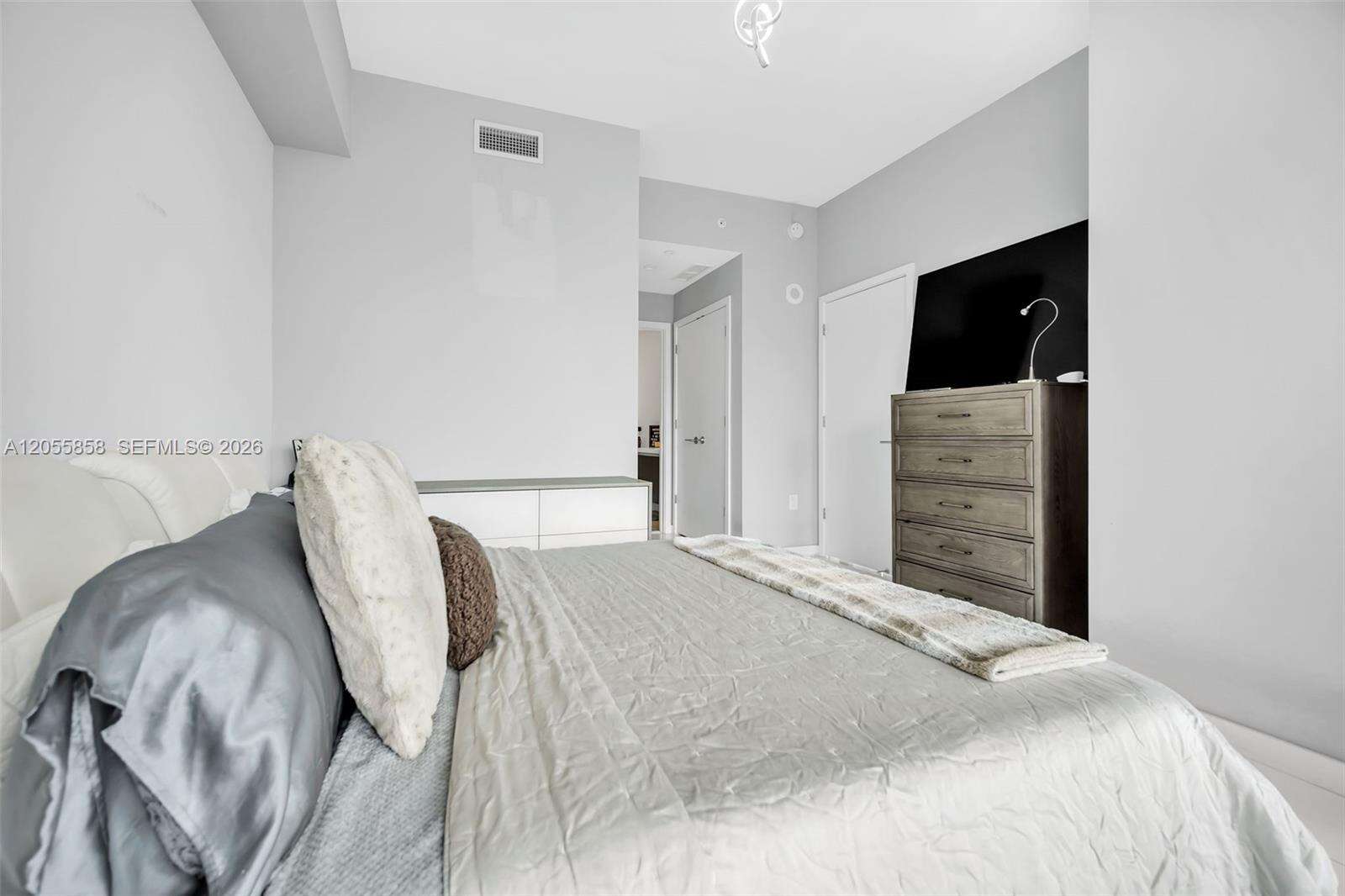 Paramount Miami Worldcenter at 851 1 Ave, Miami, FL 33132 - For Rent photo 19