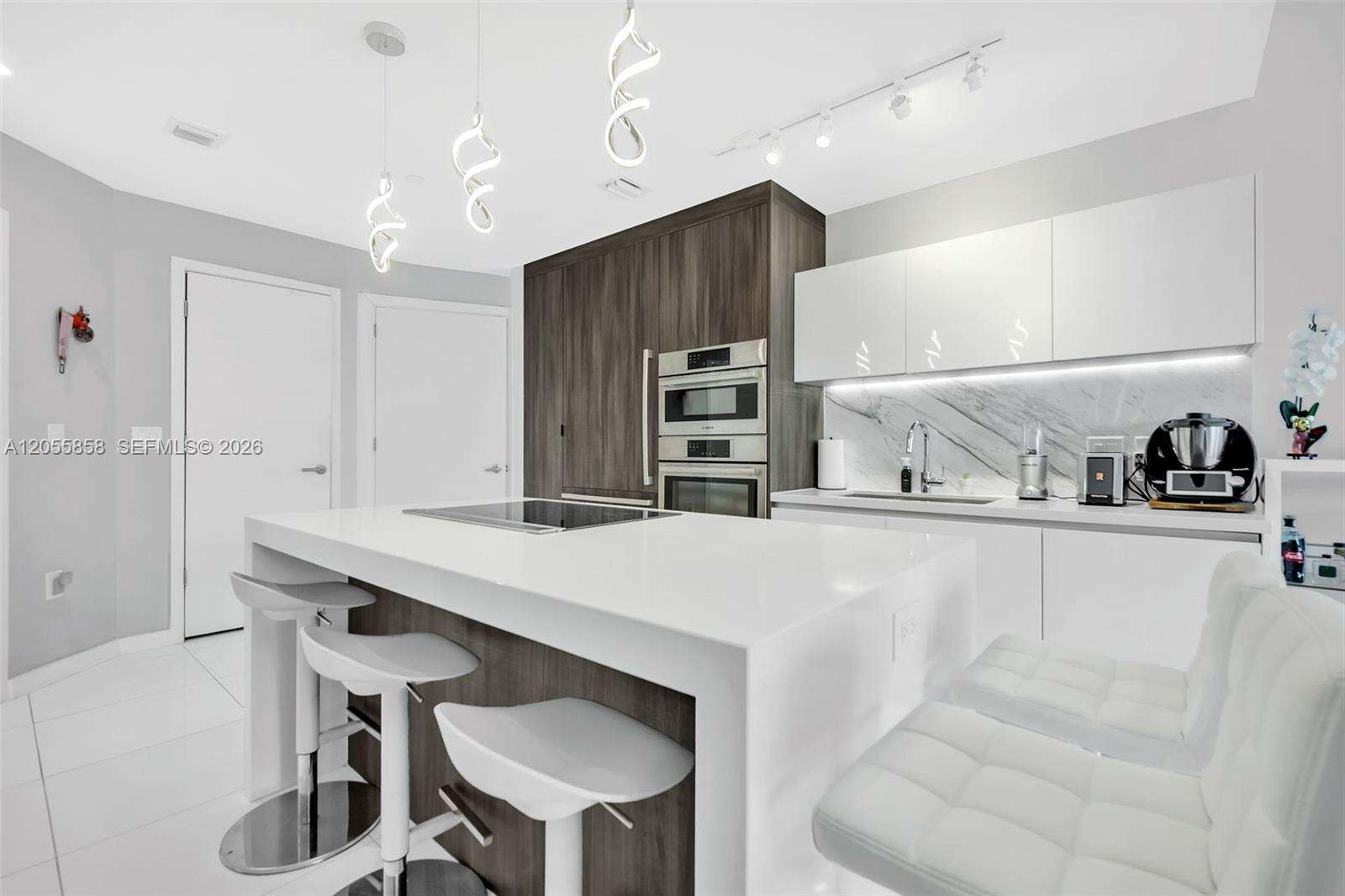 Paramount Miami Worldcenter at 851 1 Ave, Miami, FL 33132 - For Rent photo 3