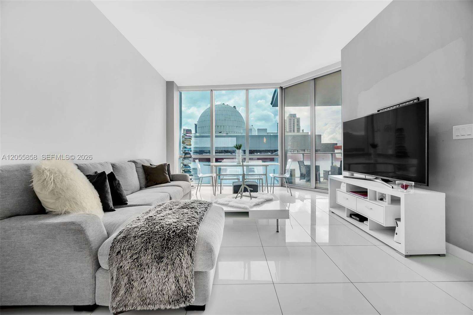 Paramount Miami Worldcenter at 851 1 Ave, Miami, FL 33132 - For Rent photo 8