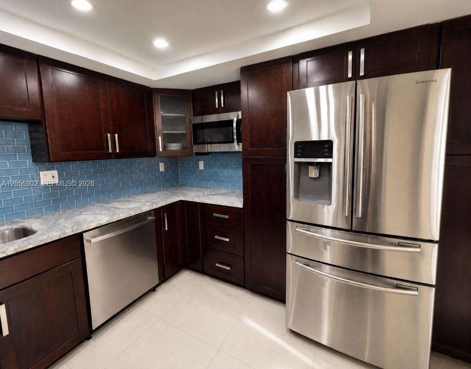 Parker Plaza at 2030 Ocean Dr, Hallandale Beach, FL 33009 - For Rent photo 18