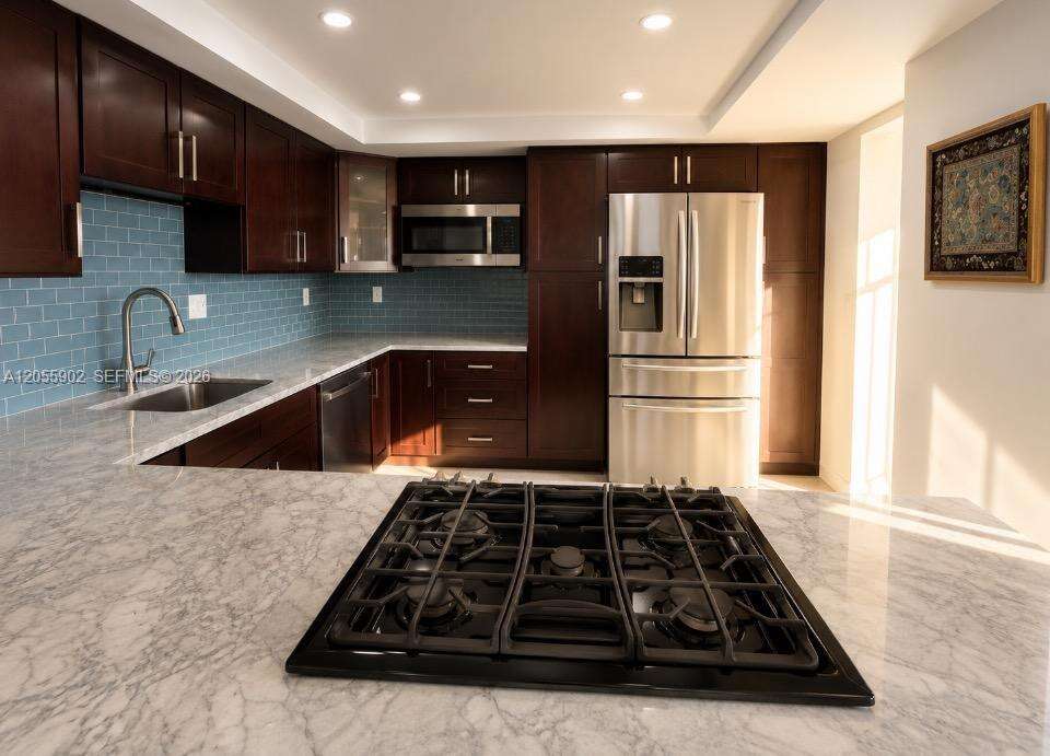 Parker Plaza at 2030 Ocean Dr, Hallandale Beach, FL 33009 - For Rent photo 19