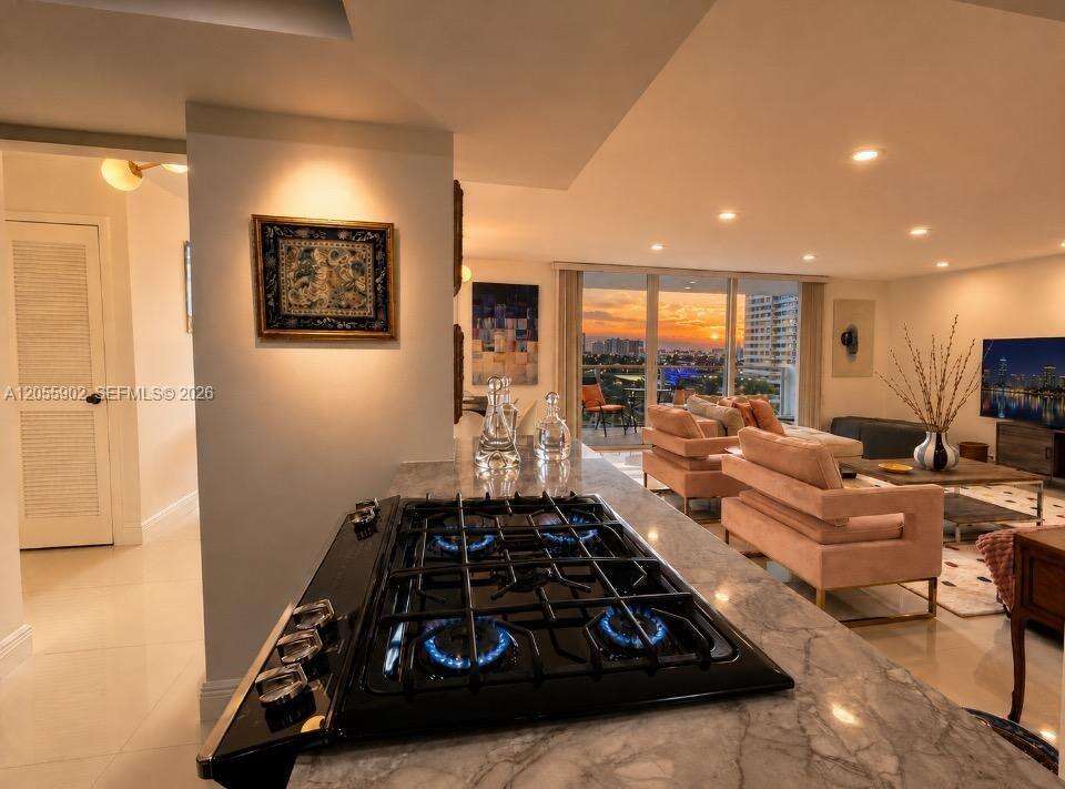Parker Plaza at 2030 Ocean Dr, Hallandale Beach, FL 33009 - For Rent photo 20