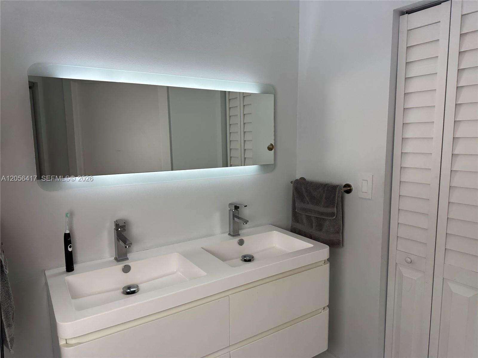 One Tequesta Point at 888 Brickell Key Dr, Miami, FL 33131 - For Rent photo 11