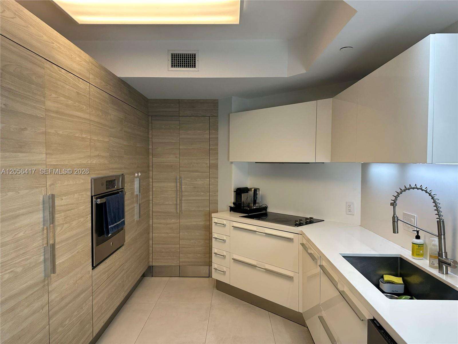 One Tequesta Point at 888 Brickell Key Dr, Miami, FL 33131 - For Rent photo 4