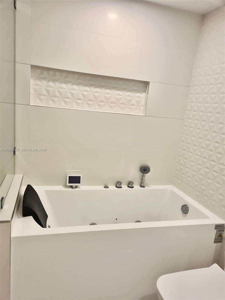 The Residences at 3001 Ocean Dr, Hollywood, FL 33019 - For Rent photo 14