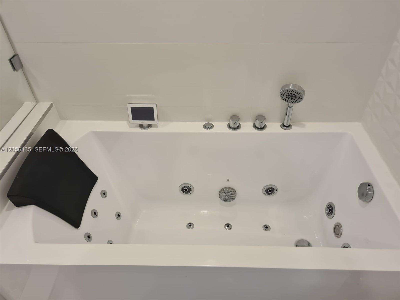 The Residences at 3001 Ocean Dr, Hollywood, FL 33019 - For Rent photo 15