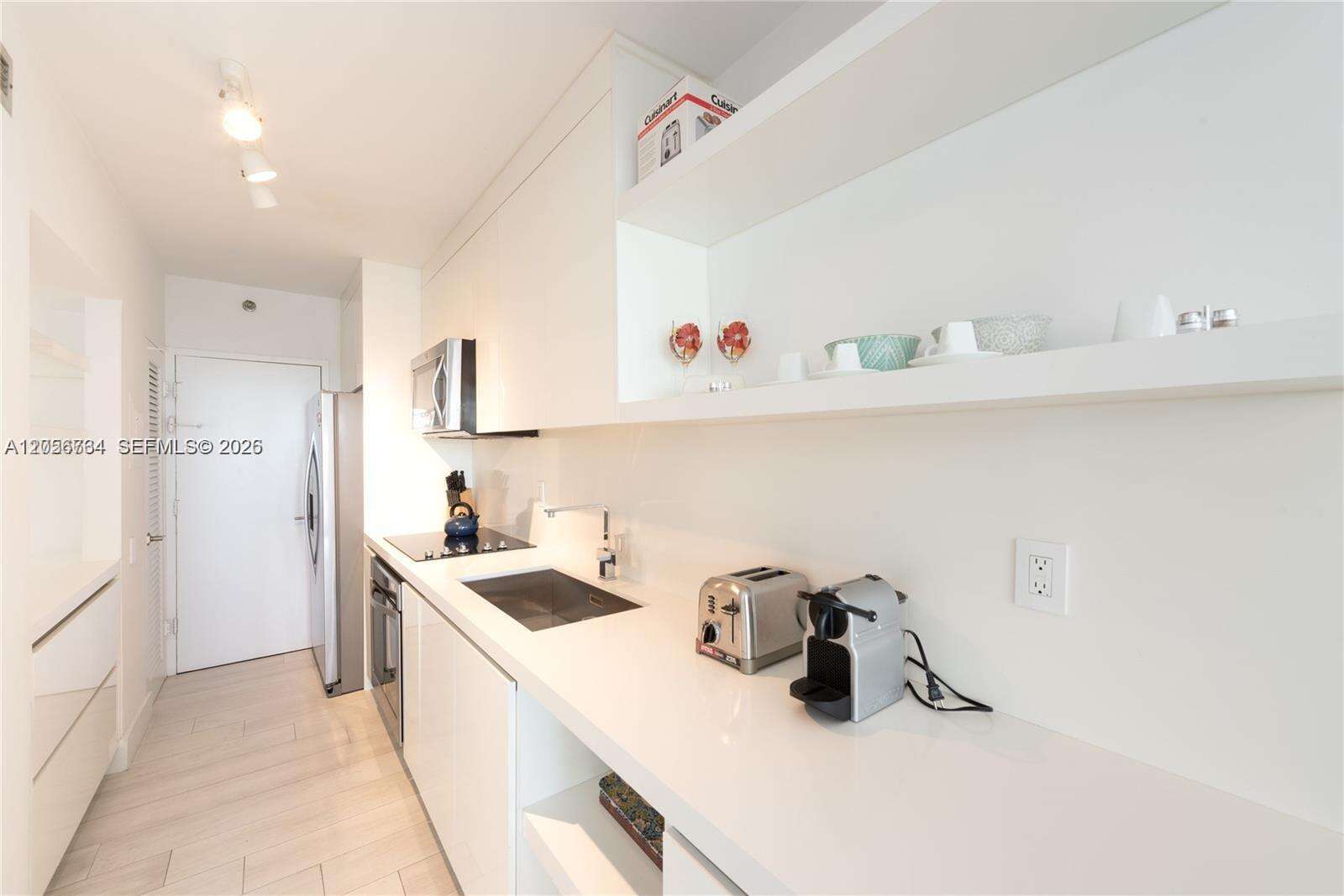Decoplage at 100 Lincoln Rd, Miami Beach, FL 33139 - For Rent photo 8