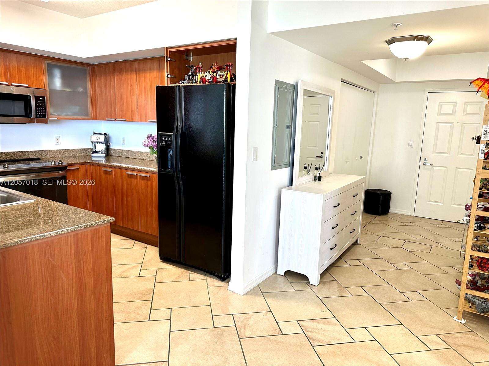 La Perla at 16699 Collins Ave, Sunny Isles Beach, FL 33160 - For Rent photo 2