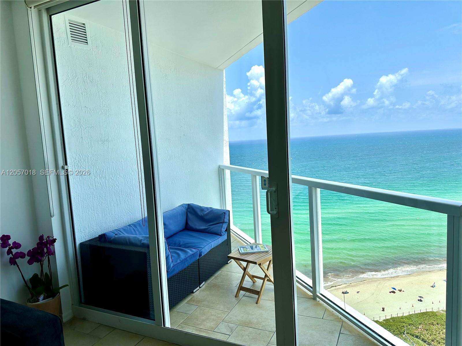 La Perla at 16699 Collins Ave, Sunny Isles Beach, FL 33160 - For Rent photo 16