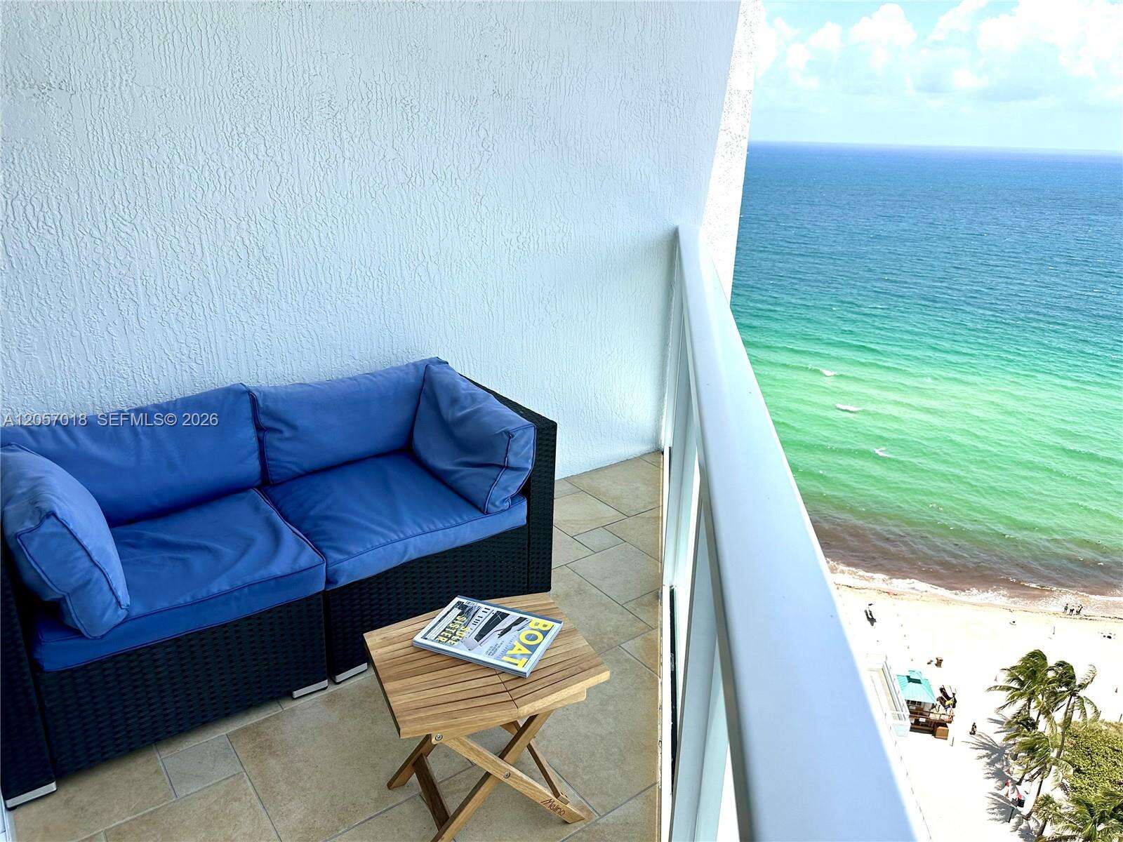 La Perla at 16699 Collins Ave, Sunny Isles Beach, FL 33160 - For Rent photo 17