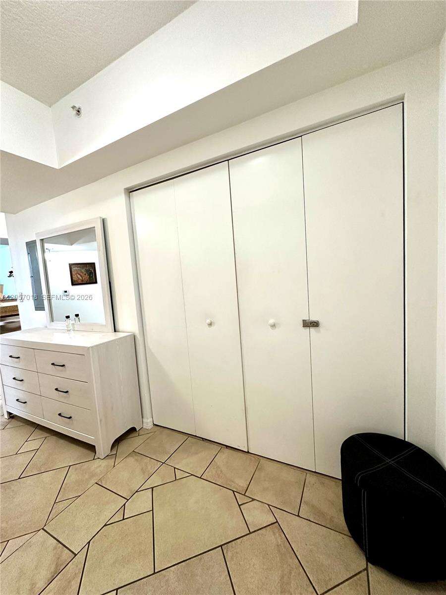 La Perla at 16699 Collins Ave, Sunny Isles Beach, FL 33160 - For Rent photo 3
