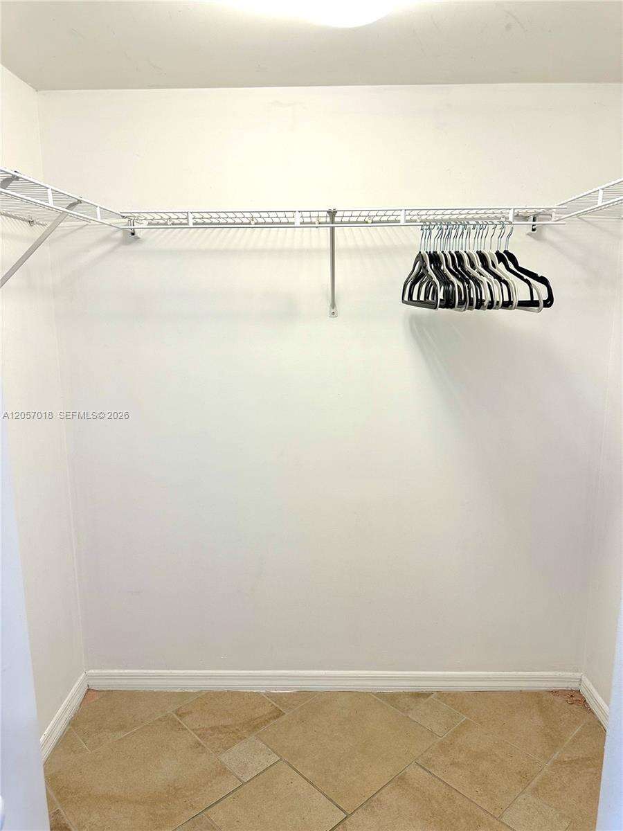 La Perla at 16699 Collins Ave, Sunny Isles Beach, FL 33160 - For Rent photo 24