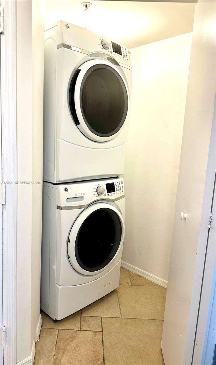 La Perla at 16699 Collins Ave, Sunny Isles Beach, FL 33160 - For Rent photo 28