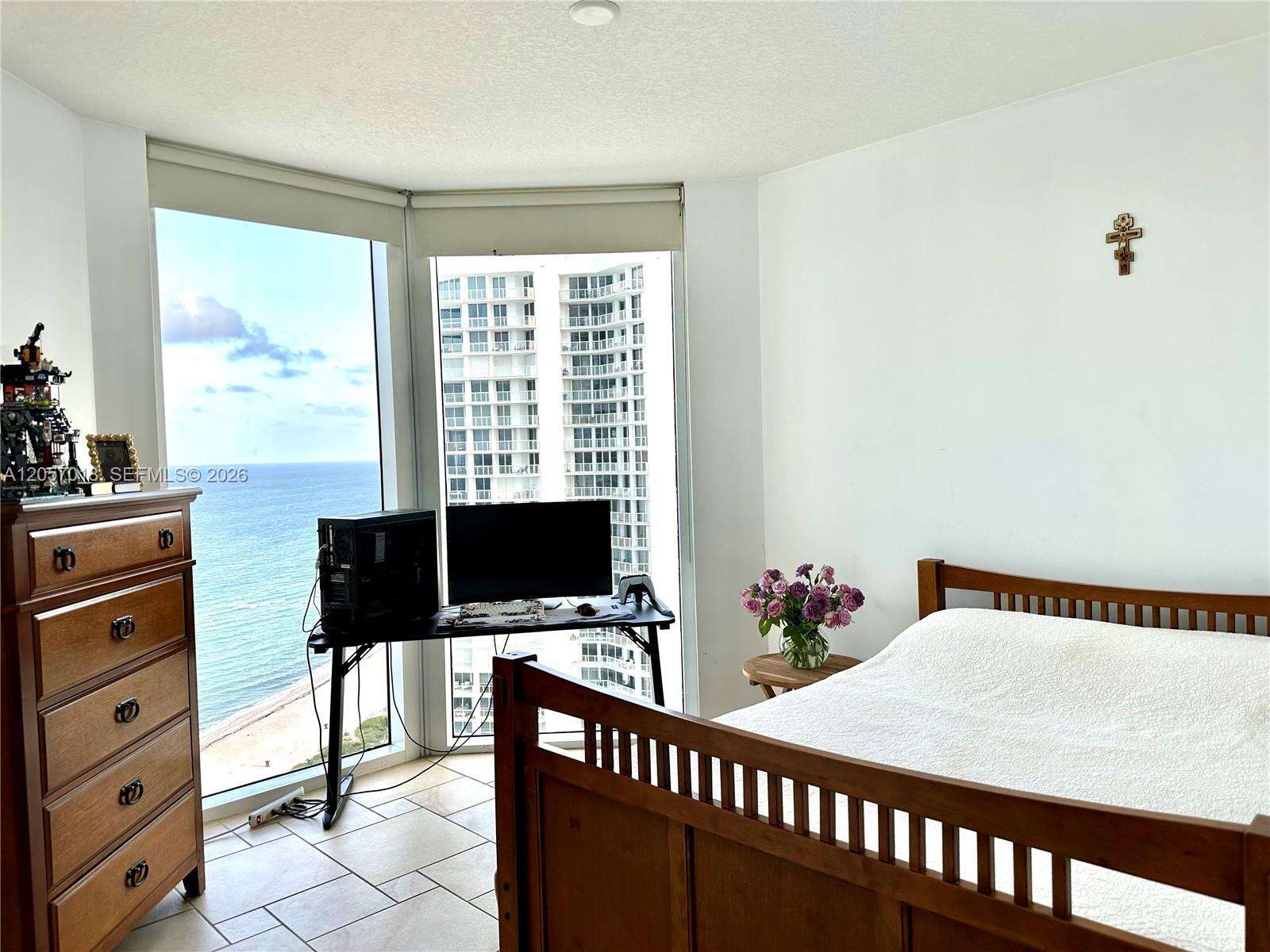 La Perla at 16699 Collins Ave, Sunny Isles Beach, FL 33160 - For Rent photo 29