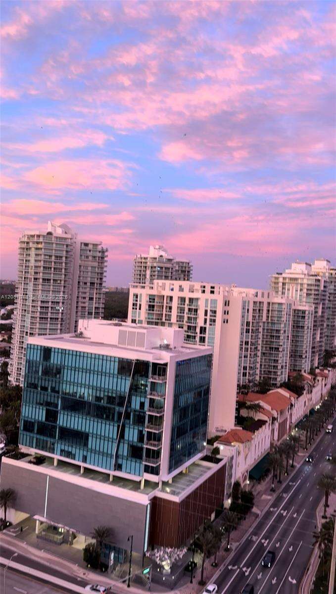 La Perla at 16699 Collins Ave, Sunny Isles Beach, FL 33160 - For Rent photo 33