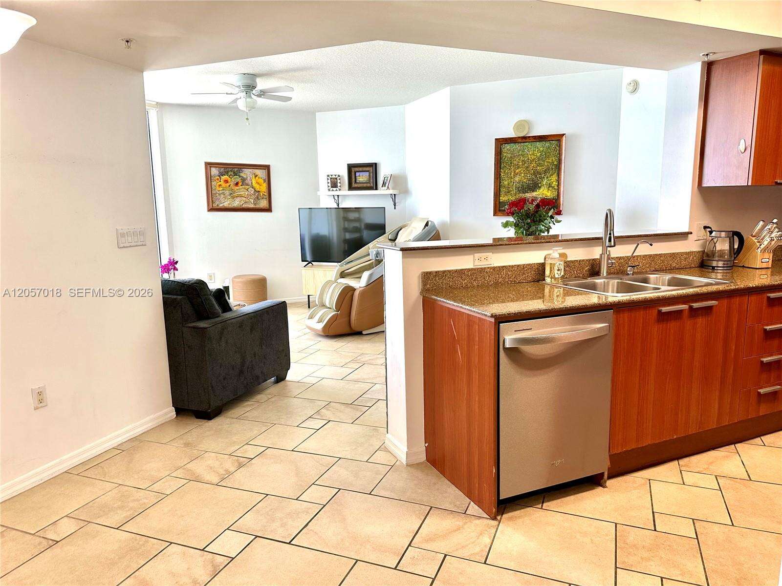 La Perla at 16699 Collins Ave, Sunny Isles Beach, FL 33160 - For Rent photo 5