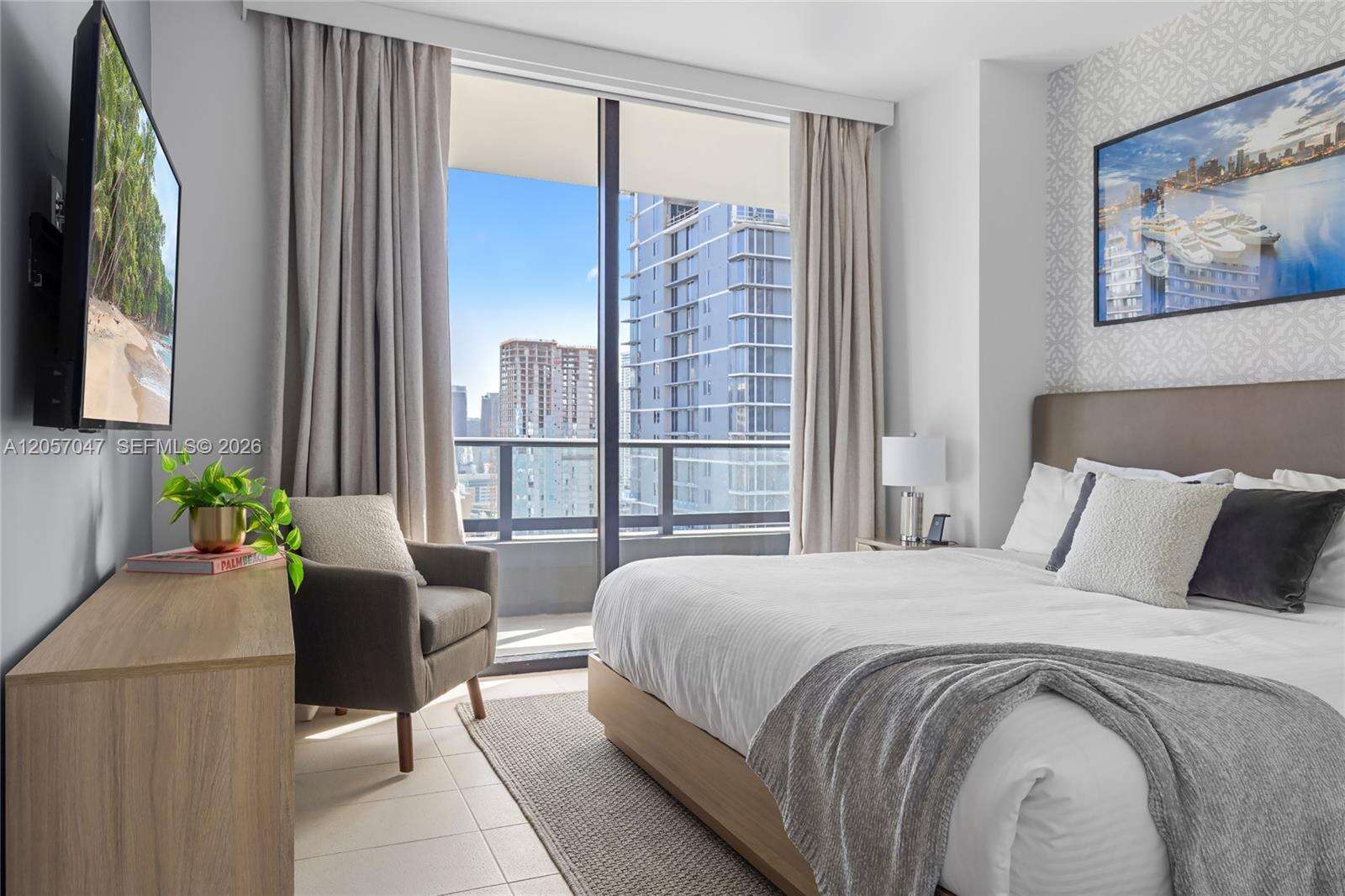 Natiivo | Gale Miami at 159 6 St, Miami, FL 33132 - For Rent photo 12