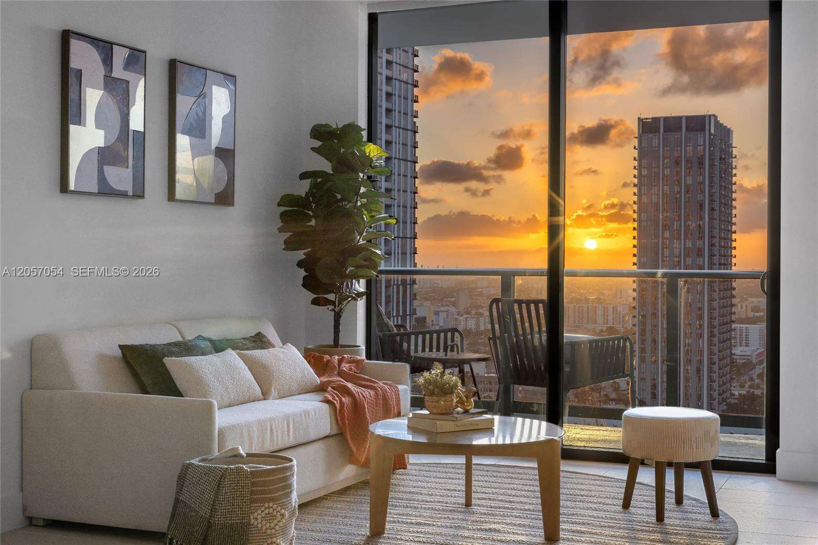 Natiivo | Gale Miami at 159 6 St, Miami, FL 33132 - For Rent photo 1