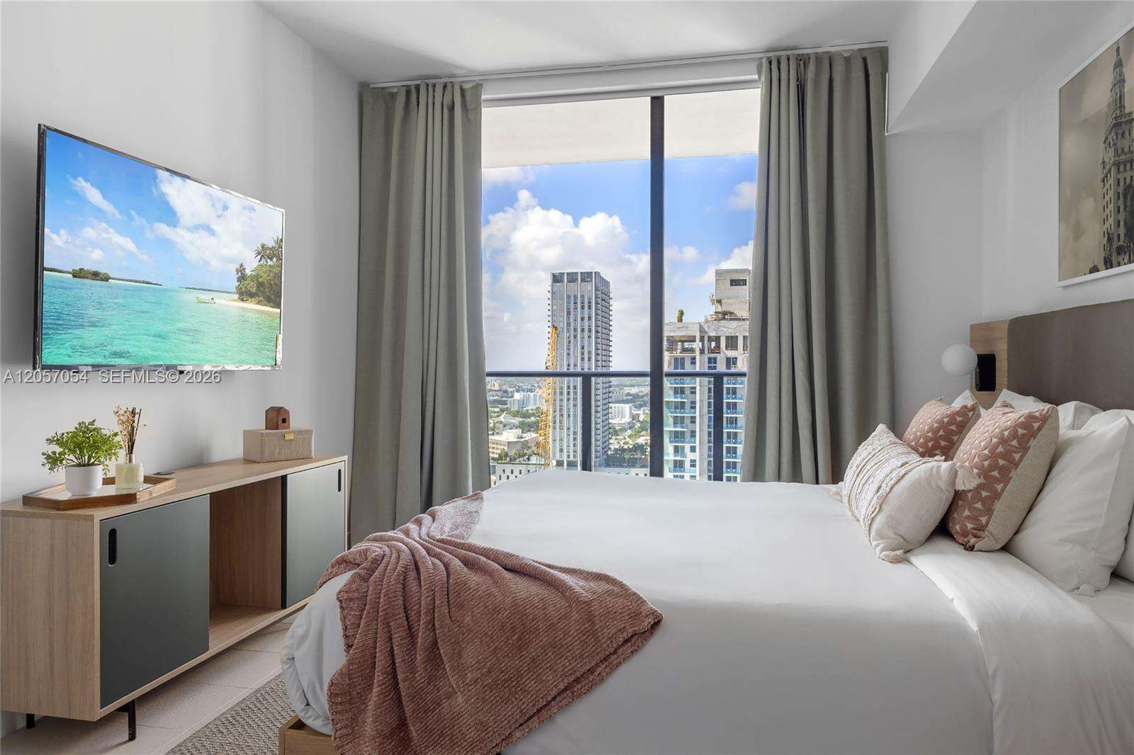 Natiivo | Gale Miami at 159 6 St, Miami, FL 33132 - For Rent photo 16
