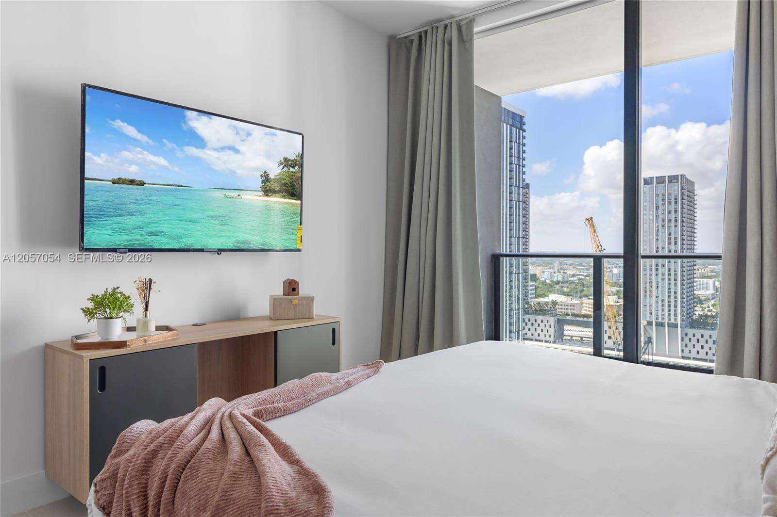 Natiivo | Gale Miami at 159 6 St, Miami, FL 33132 - For Rent photo 19