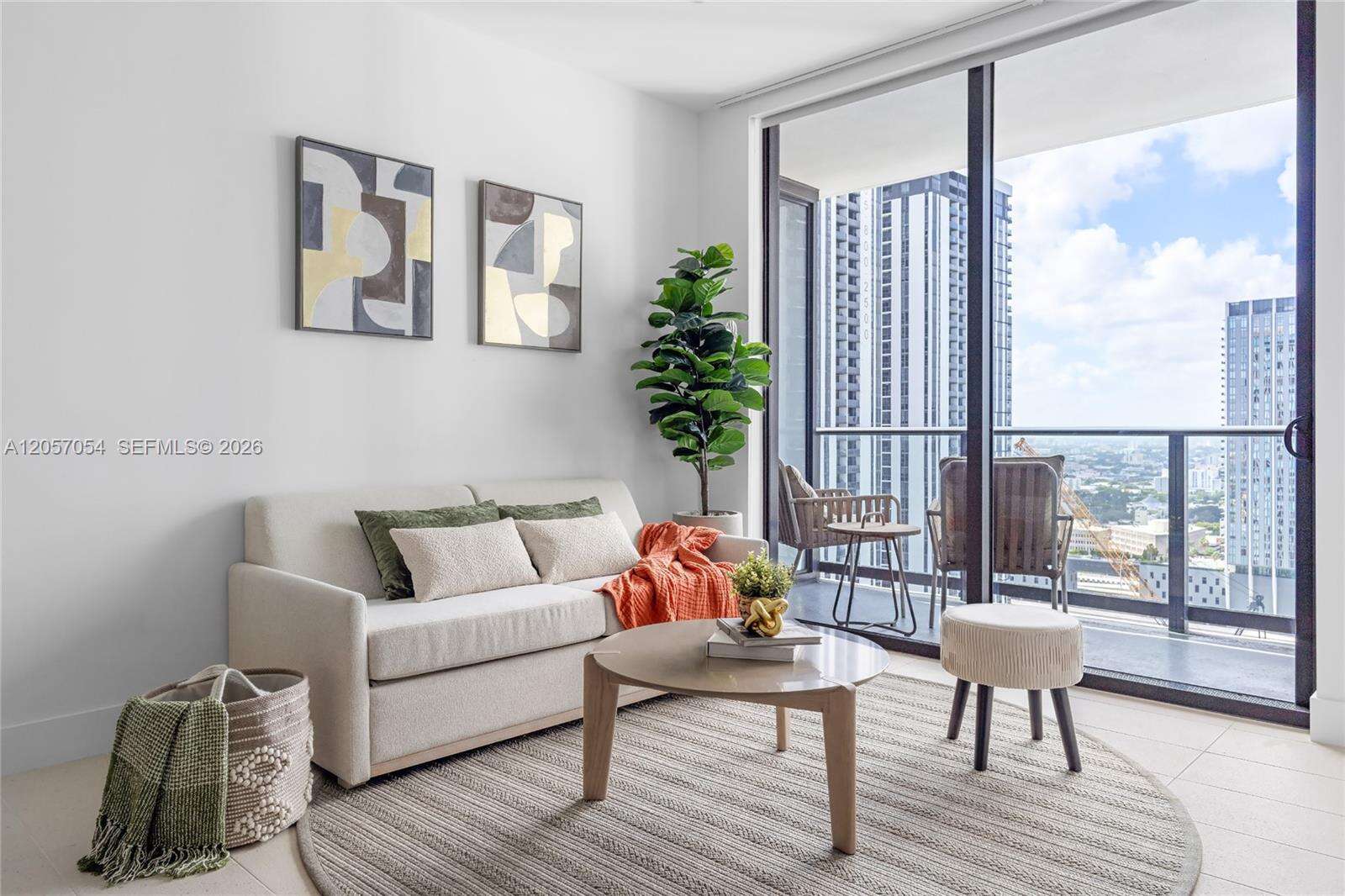 Natiivo | Gale Miami at 159 6 St, Miami, FL 33132 - For Rent photo 3