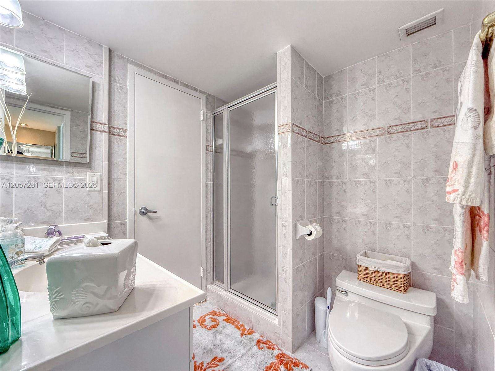 Arlen Beach at 5701 Collins Ave, Miami Beach, FL 33140 - For Rent photo 14