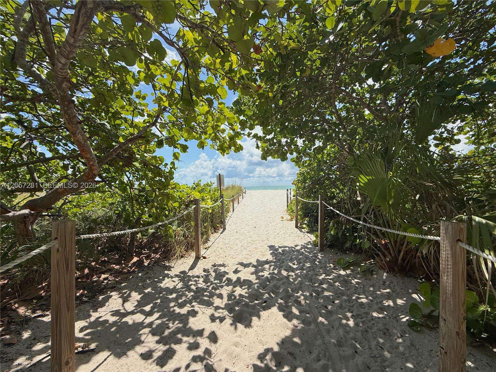 Arlen Beach at 5701 Collins Ave, Miami Beach, FL 33140 - For Rent photo 15