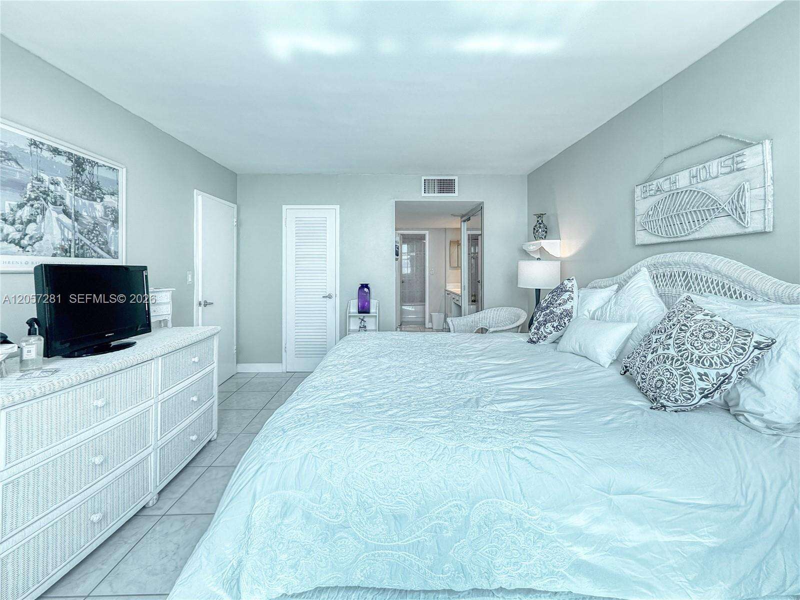 Arlen Beach at 5701 Collins Ave, Miami Beach, FL 33140 - For Rent photo 10