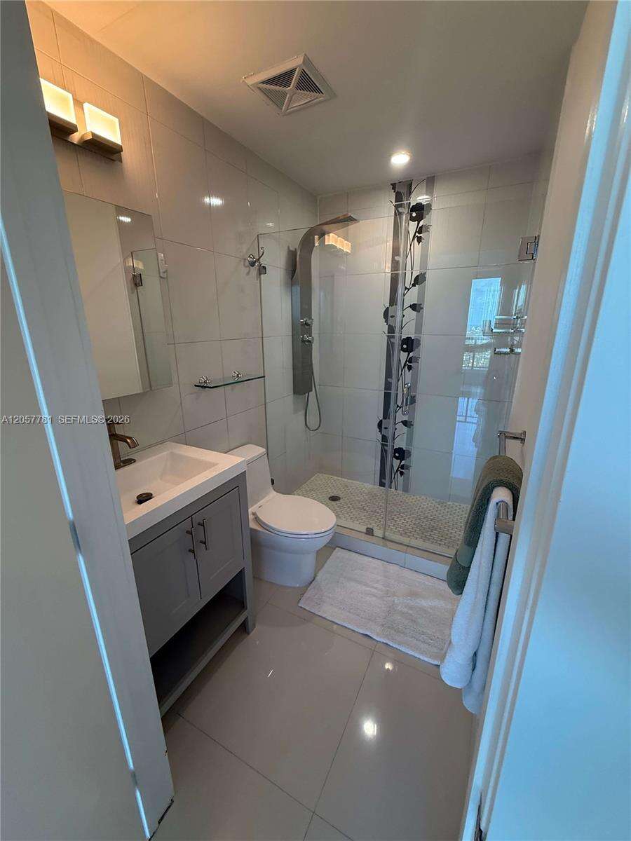 Infinity At Brickell at 60 13 St, Miami, FL 33130 - For Rent photo 35