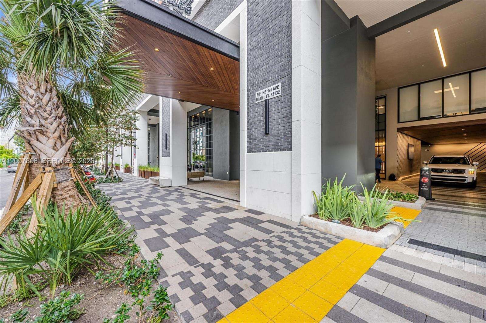 Natiivo | Gale Miami at 159 6 St, Miami, FL 33132 - For Rent photo 16