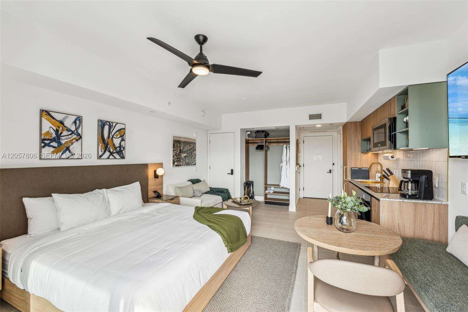 Natiivo | Gale Miami at 159 6 St, Miami, FL 33132 - For Rent photo 4