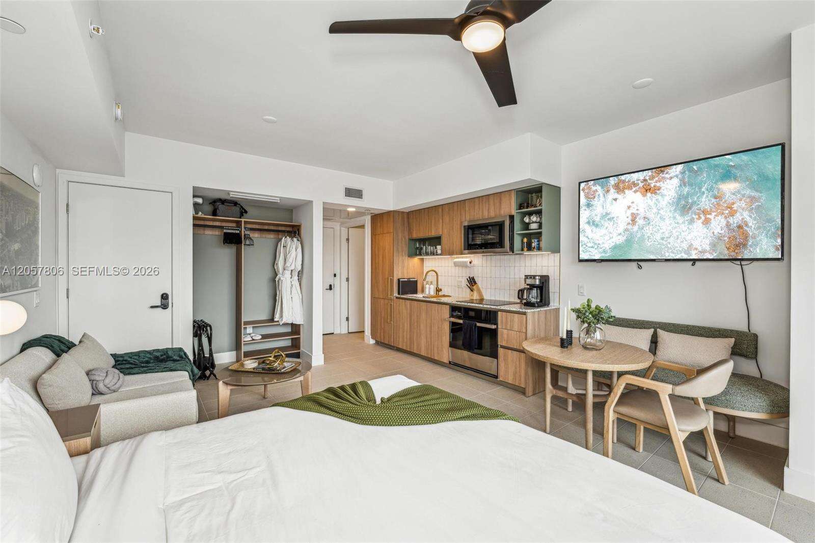 Natiivo | Gale Miami at 159 6 St, Miami, FL 33132 - For Rent photo 9