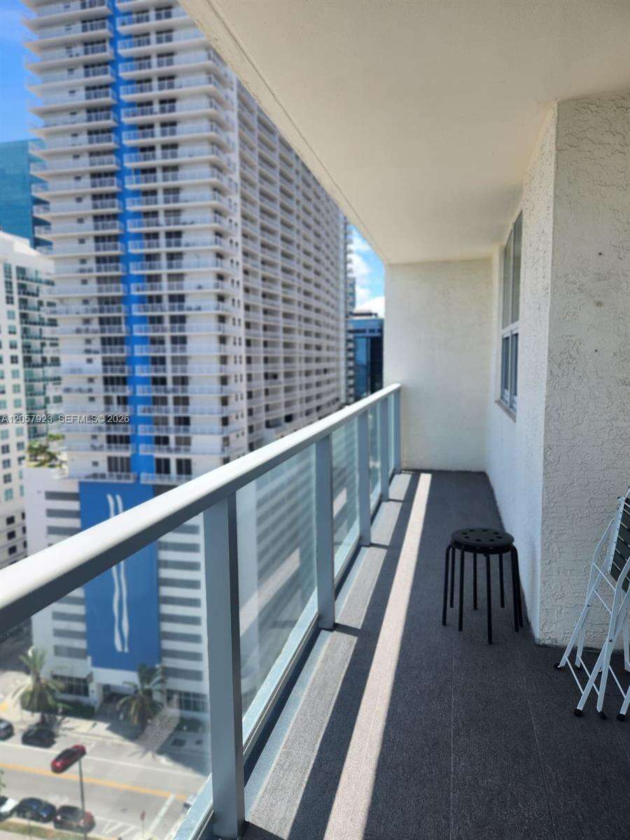 The Mark On Brickell at 1155 Brickell Bay Dr, Miami, FL 33131 - For Rent photo 2